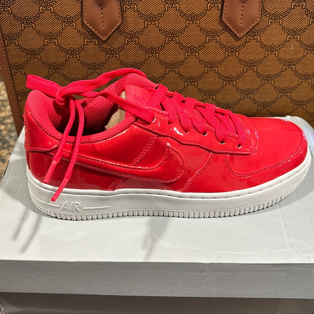 Air Force 1 LV8 I’ve (gs) siren red/white